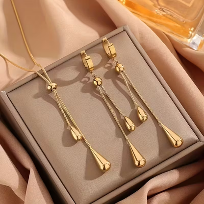 Classic Gold Set with Timeless Appeal