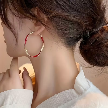 Charming Gold Earring for Any Occasion