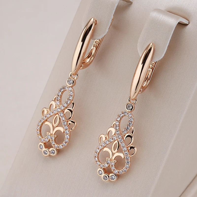 Elegant Gold Earring for Every Occasion