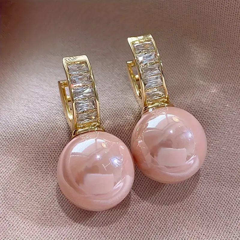 Stunning Gold Earring for Daily Wear