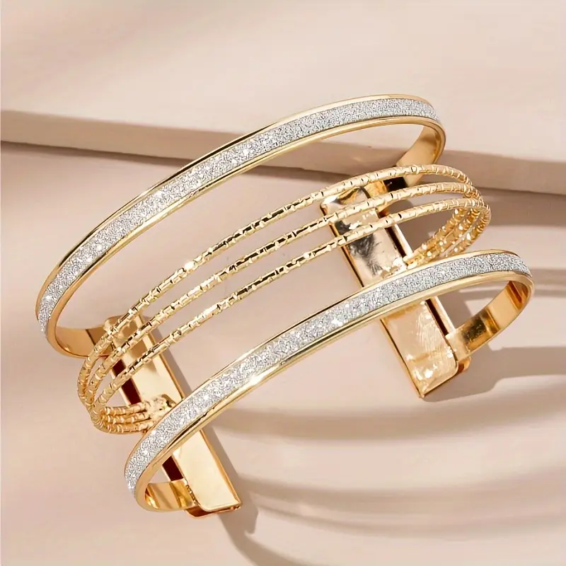Beautiful Gold Bracelet with Unique Style