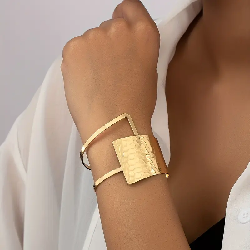 Elegant Gold Bracelet for Every Occasion
