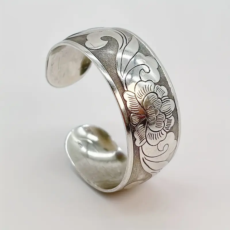 Romantic Bracelet for Special Moments