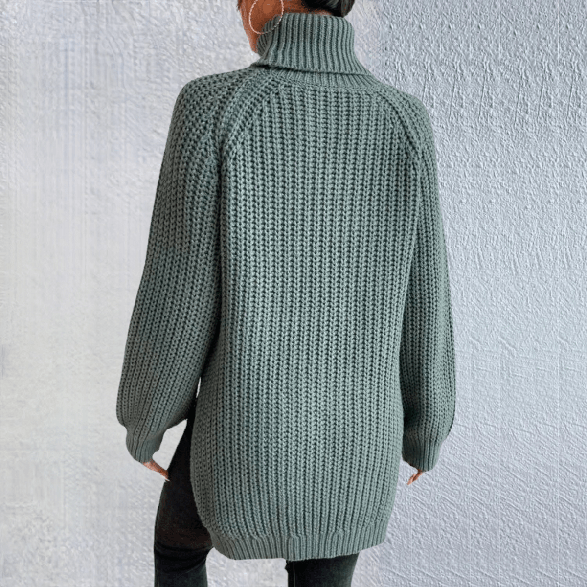JO | Fashionable green turtleneck sweater