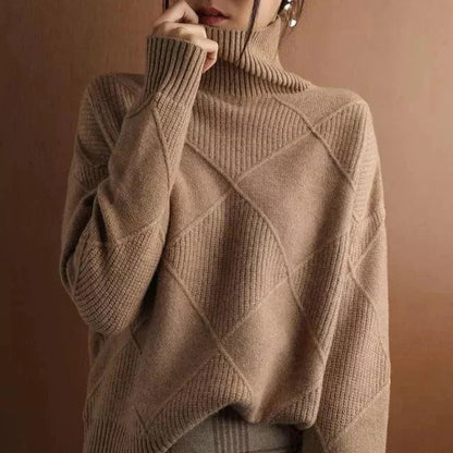 JO | Stylish turtleneck sweater