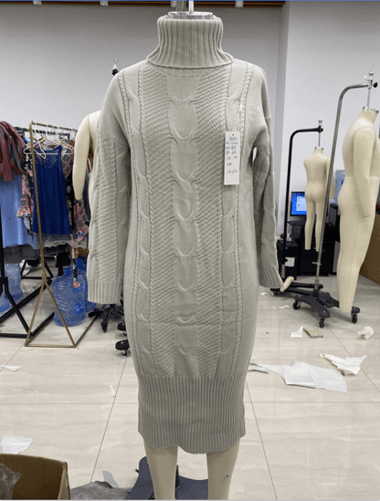JO | Loose, twisted knit turtleneck sweater 2024