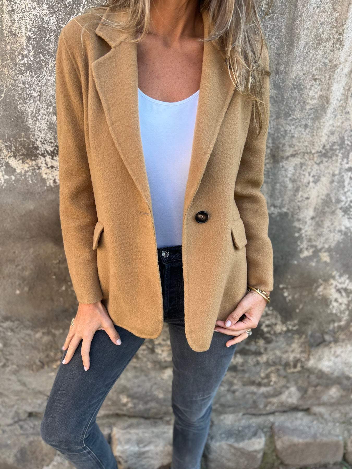 JO | Classic button blazer for women