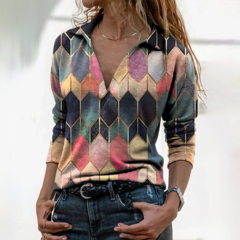 JO | Elegant sweater with geometric print and V-neckline