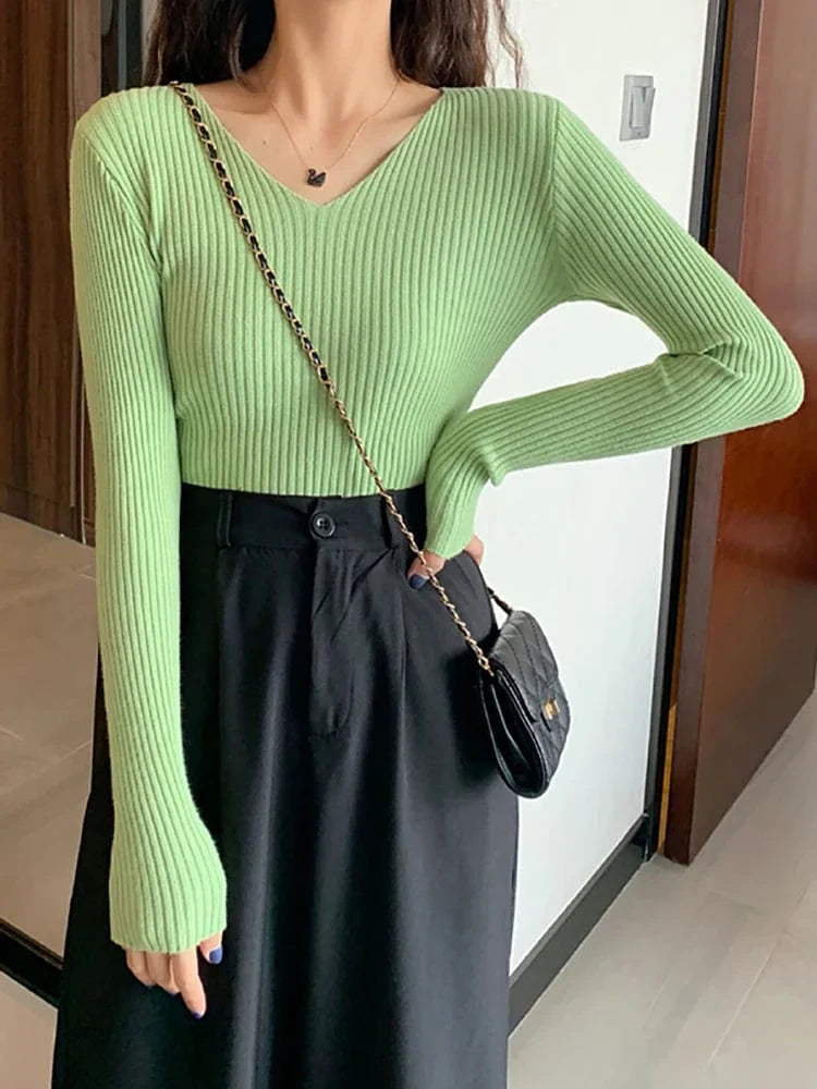 JO | Basic knitted V-neck sweater