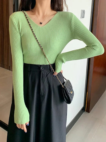JO | Basic knitted V-neck sweater