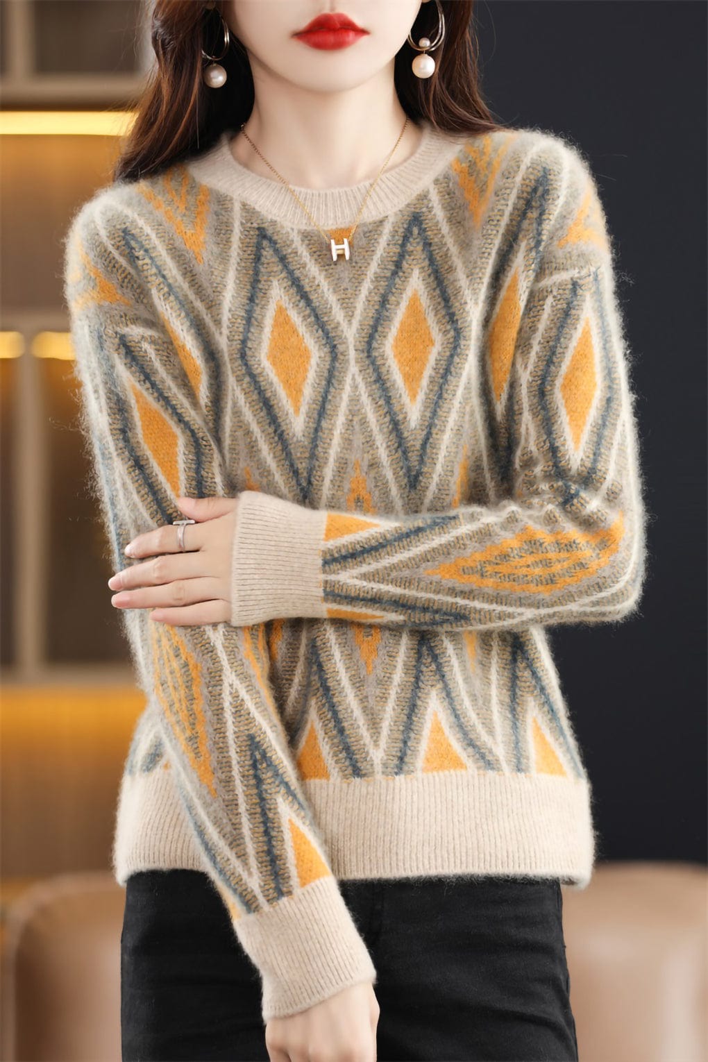 JO | Round neck knitted sweater 2024