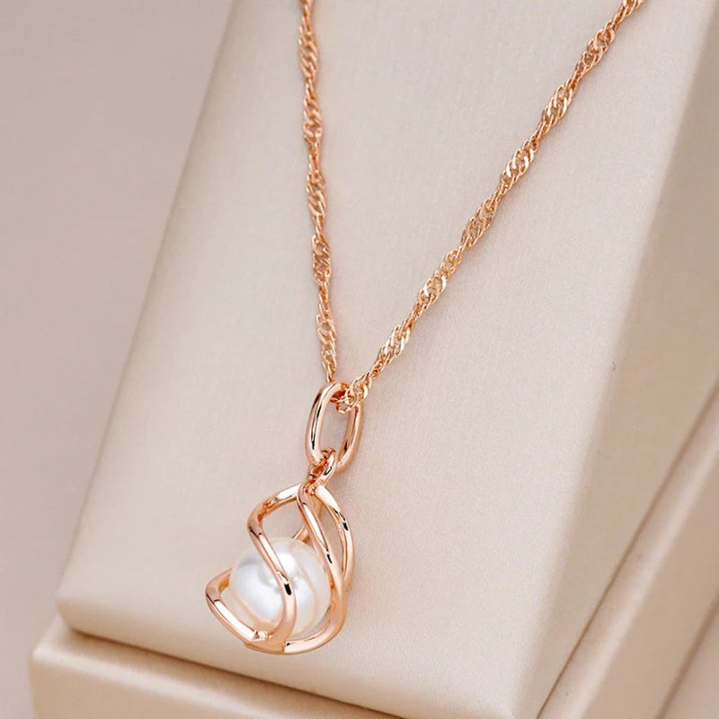 Beautiful Gold Necklace with Unique Style