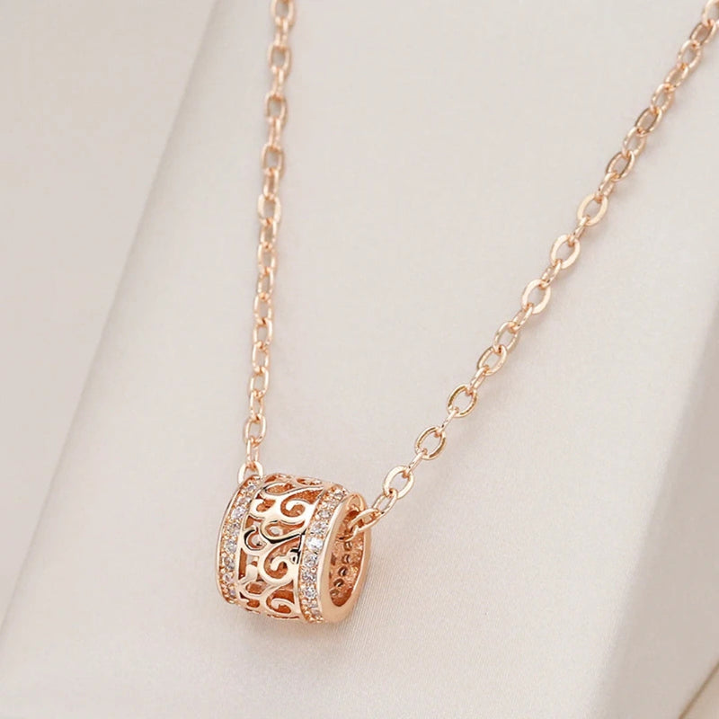 Romantic Gold Necklace for Special Moments