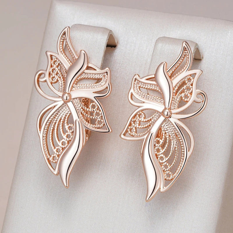 Elegant Gold Earring for Every Occasion