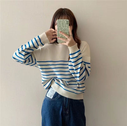 JO | Solid round neck sweater
