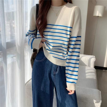 JO | Solid round neck sweater