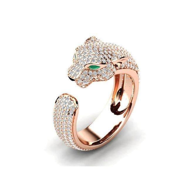 Classic Gold Ring with Timeless Appeal