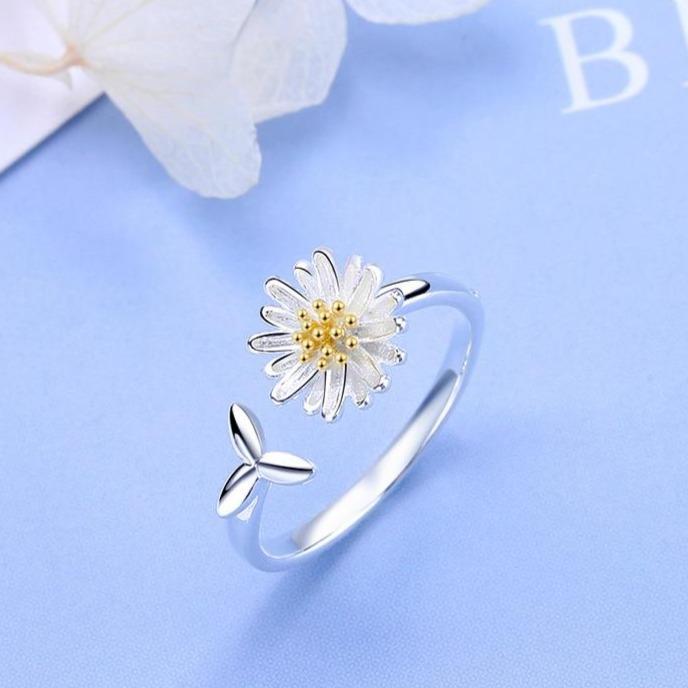 Charming Silver Ring for Any Occasion