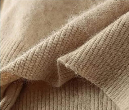JO | Soft knitted sweater with turtleneck