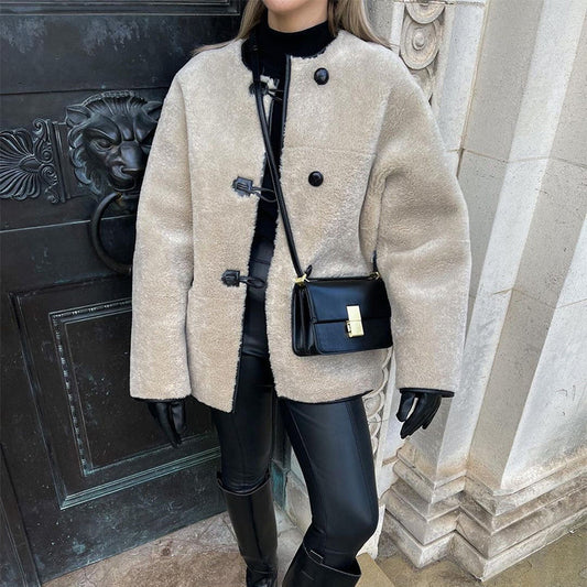 JO | Elegant fur jacket for women