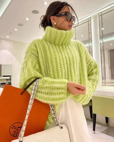 JO | Fluffy turtleneck sweater
